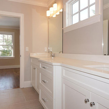 Shared Bath (between two bedrooms)