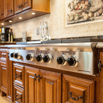 Fairfield, Iowa - Traditional Cherry Kitchen