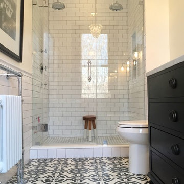 White Marble and Ceramic Bathroom