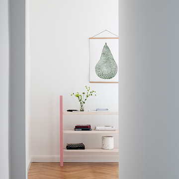 Minimal Hallway Decoration