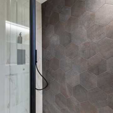 Dark Tones for an Intimate Atmosphere