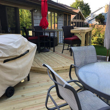 Pressure Treated Pine Deck with Aluminum Pickets in Gurnee, IL