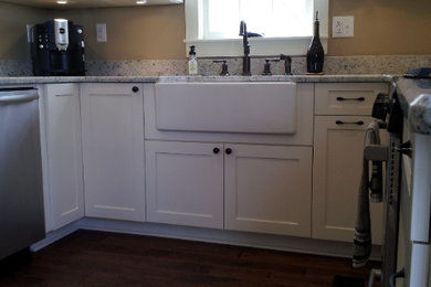 Kitchen - kitchen idea in Charleston