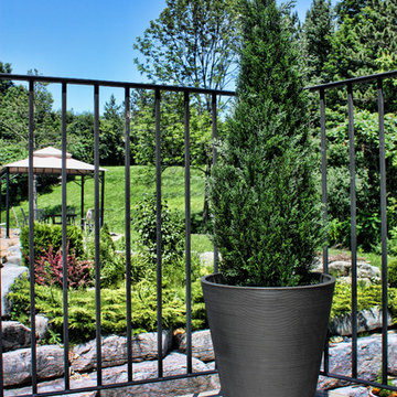 2016 Outdoor Living; Planter Kobo