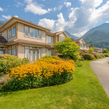 Cascade Windows - Exterior