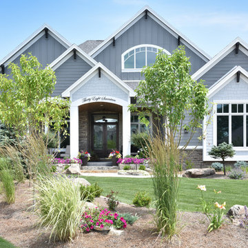Urbandale, IA - Exterior Detailing & Color - Eclectic