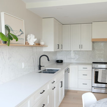 Modern Kitchen in West Vancouver