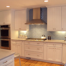 White kitchen and granites