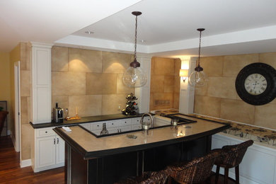 Example of a classic home bar design in St Louis