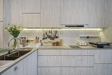 Inspiration for an eclectic kitchen remodel in Singapore