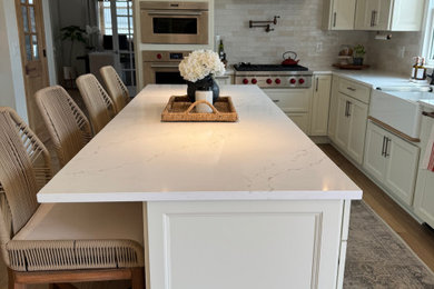 Beach style kitchen photo in Jacksonville