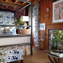 16Downstairs guestroom