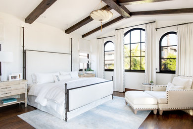Inspiration for a mid-sized beach style master bedroom in Los Angeles.