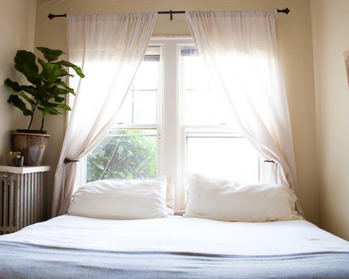 Small Bedrooms With King Size Beds Houzz   E3b1492404dc41f5 5692 W500 H400 B0 P0  Eclectic Bedroom 