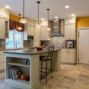 Craftsman Touches in a Traditional Kitchen