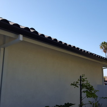Huntington Beach California, White Fascia Wrap, Black 6 inch Angle Face Gutters