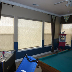 B & W window fashions - Roller Shades - Roller Shades