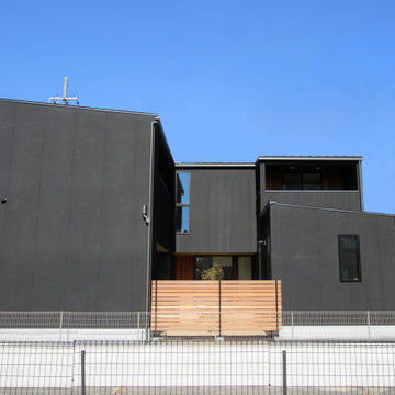 黒の家