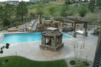 Inspiration for a contemporary landscaping in Denver.