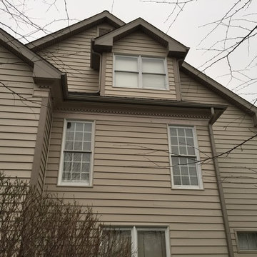 Architectural 7" wide insulated vinyl siding - Country Beige/Clay