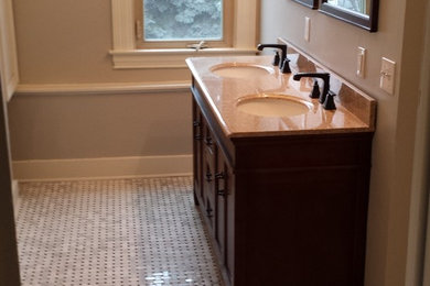 Example of a minimalist home design design in Other