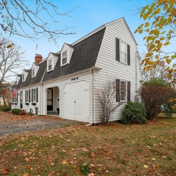 Lovely Older 1930s Colonial w/Good Bones in Marblehead