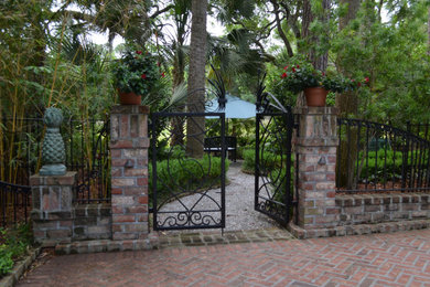 Inspiration for a traditional landscaping in Charleston.