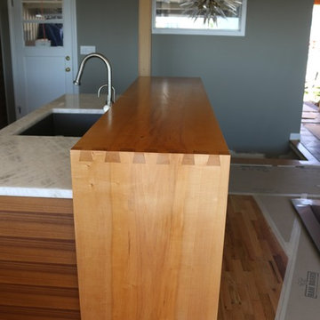 Rift Walnut Horizontal Grain