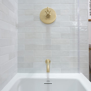 Abbott - Traditional Hall Bath