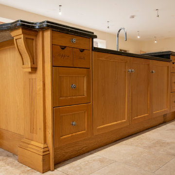 Approved Used Kitchen, Charles Yorke Shaker with Island