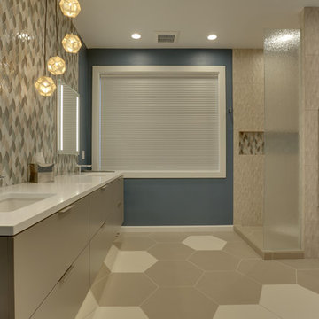 Luxurious Modern Master Bath Vancouver, WA