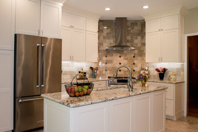 Inspiration for a timeless kitchen remodel in Chicago
