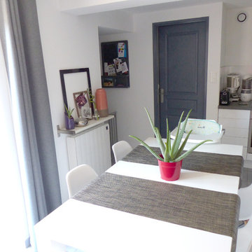 bureau dans pièce de vie