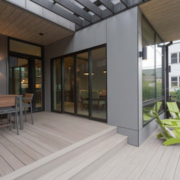 Sheltered Sophistication: A Modern Outdoor Living Room in Chicago