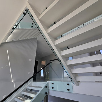 Project #125 | Modern Open-Riser Staircase with Glass Balustrade