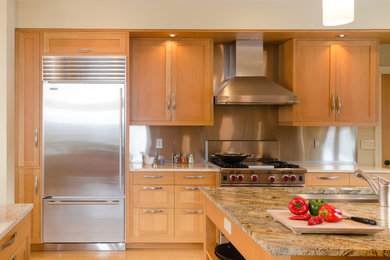 Elegant kitchen photo in New York