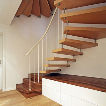 Treppe und Flur eines Souterrains