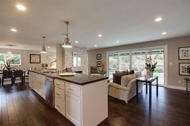 Living room - traditional living room idea in San Francisco