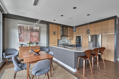 Example of a beach style kitchen design in Chicago