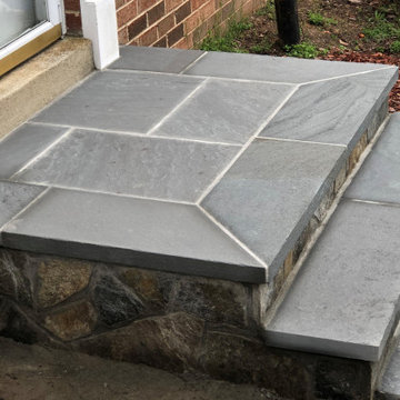 Custom Select Blue Flagstone Wakway with 2 Inch Thermal Border and Step Tread