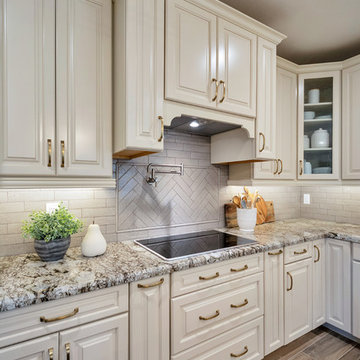 Traditional Kitchen Addition (Mayor)