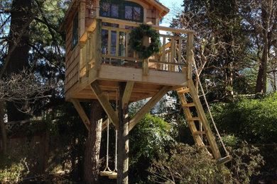 Example of an exterior home design in Chicago