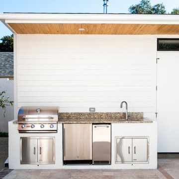 Side Courtyard Cabana