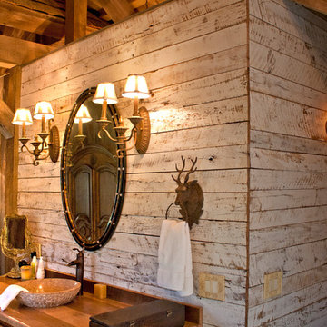 Reclaimed and Rustic Materials Make A Cabin Cozy
