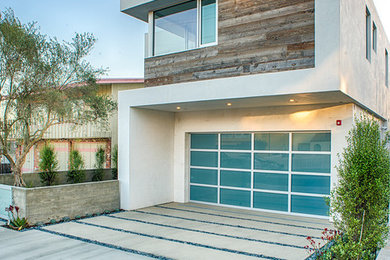 Inspiration for an exterior home remodel in Los Angeles