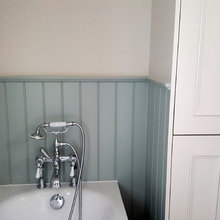 Eddy St. Upstairs Bathroom