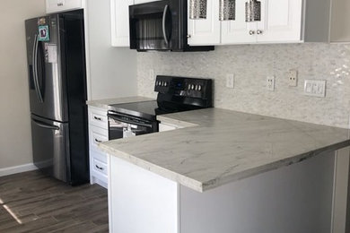 Minimalist kitchen photo in Orange County