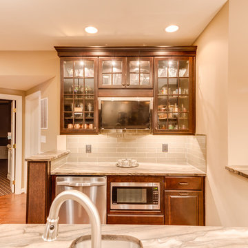 Traditional Wet Bar Design Leesburg VA by Reico