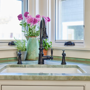 1921 Seattle Craftsman Remodel with Kitchen Bump-Out, Laundry Relocation, and Hi