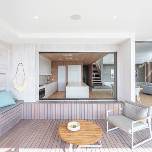 サンシャインコーストのコンテンポラリースタイルのおしゃれなデッキの写真